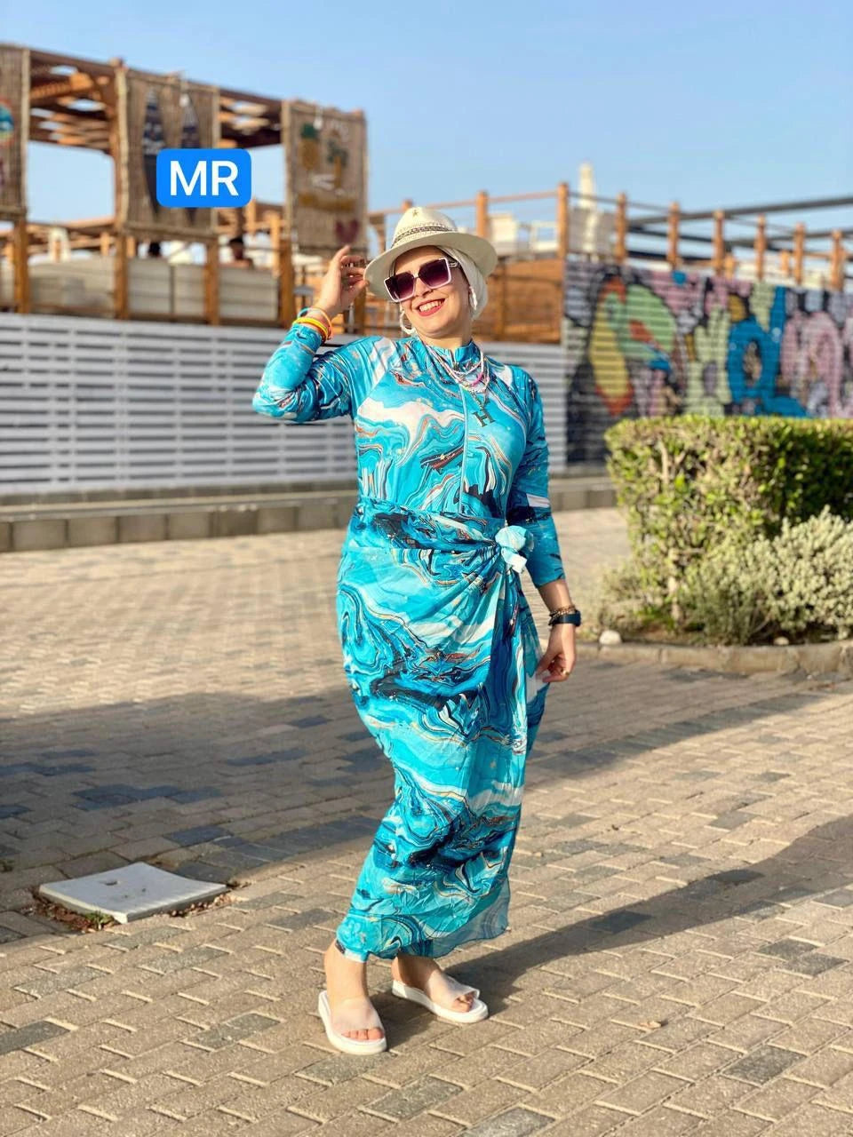 بوركيني ثلاث قطع أنيق ومحتشم للسباحة
